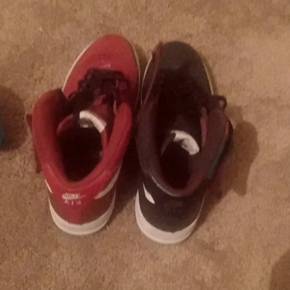Shoe - Picture 4 of 4